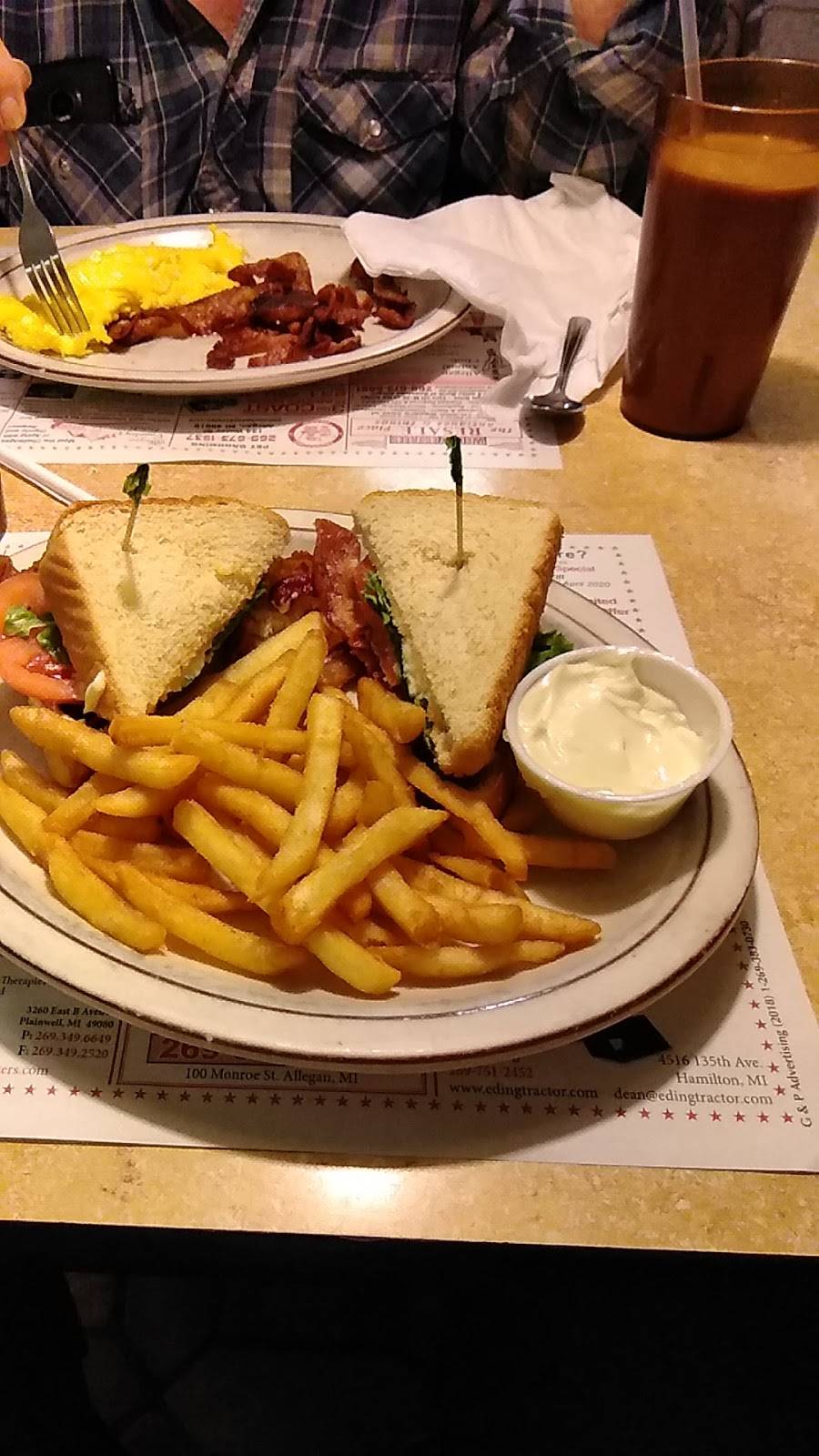 Village Inn | restaurant | 1520 Lincoln Rd, Allegan, MI 49010, USA | 2696732317 OR +1 269-673-2317