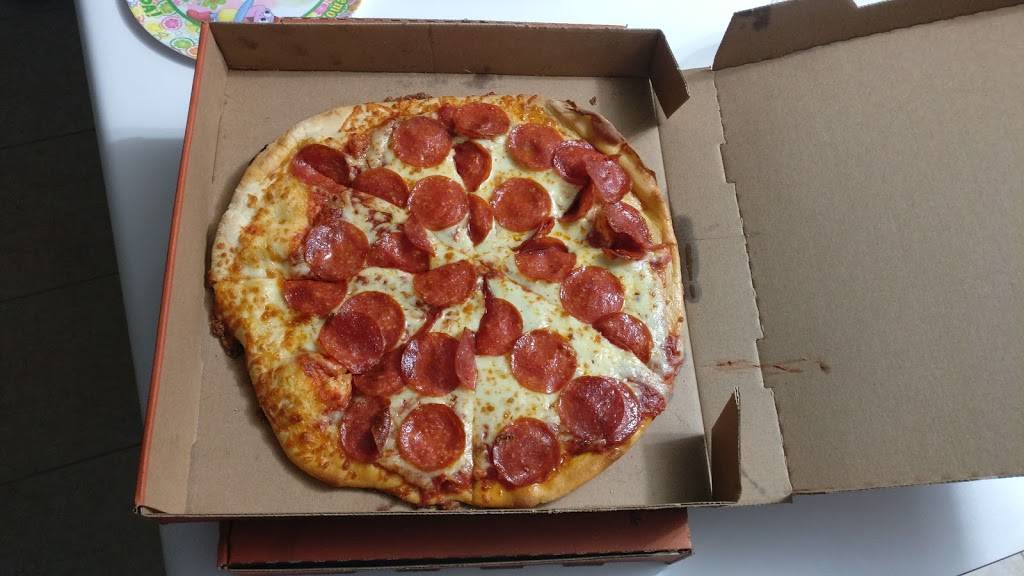 Little Caesars Pizza | meal takeaway | 4-1030 Confederation, Sarnia, ON N7S 6H1, Canada | 5195419000 OR +1 519-541-9000