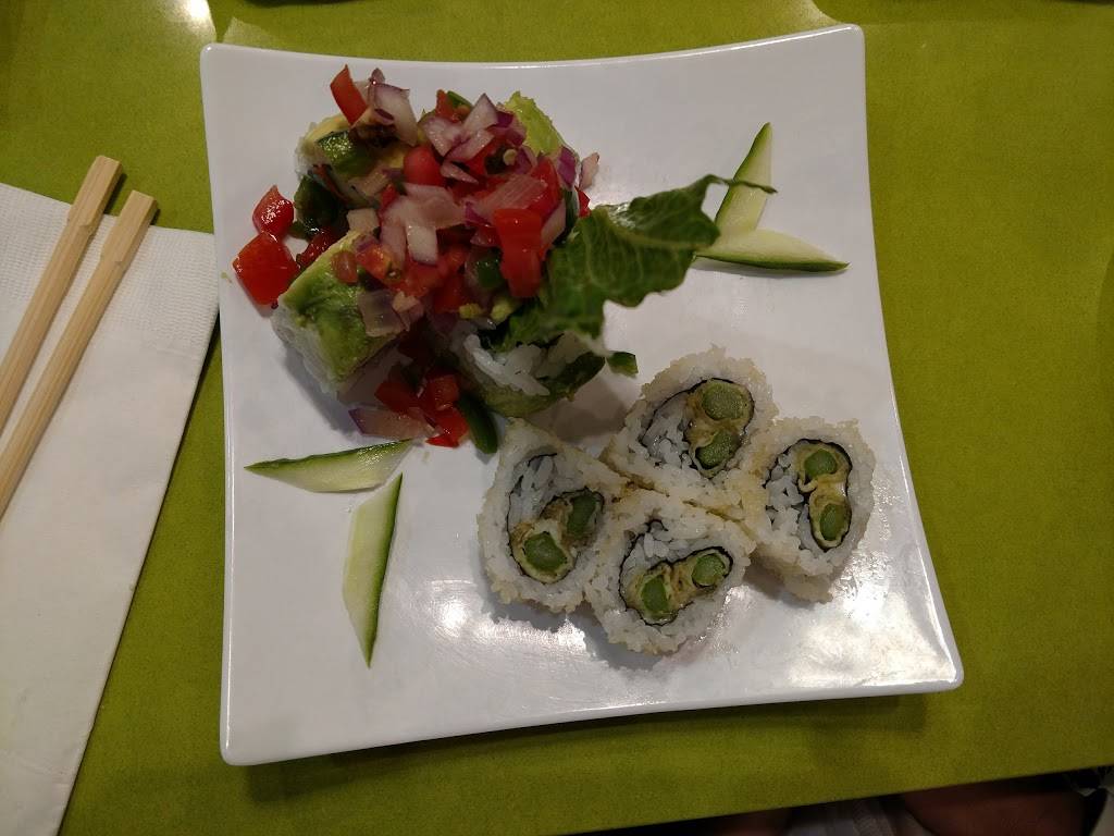 iSushi | restaurant | 1802 12th Ave NW F, Issaquah, WA 98027, USA | 4253137378 OR +1 425-313-7378