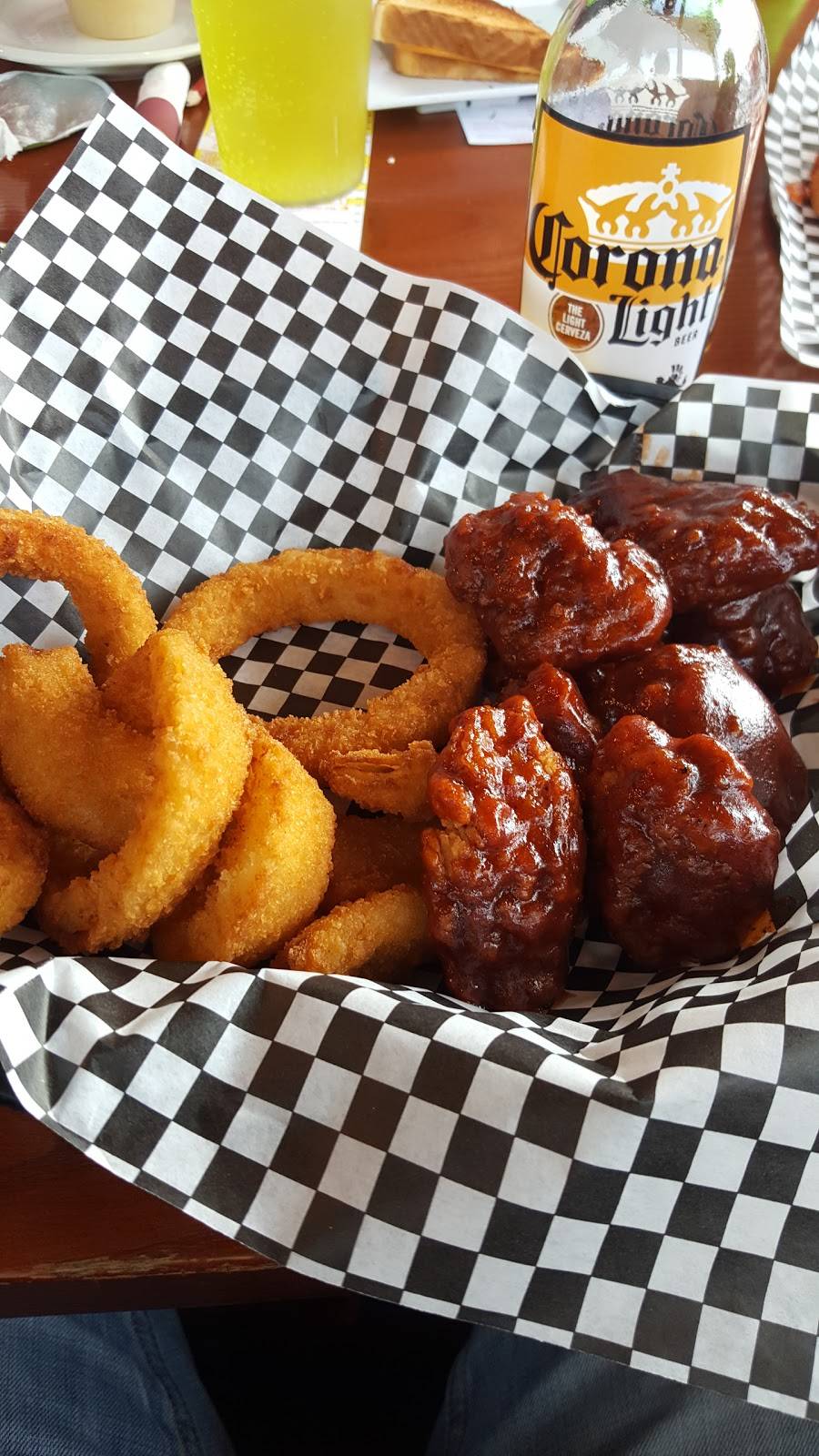 Cleats Club Seat Grille | restaurant | 6801 E Harbor Rd, Lakeside Marblehead, OH 43440, USA | 4197349464 OR +1 419-734-9464