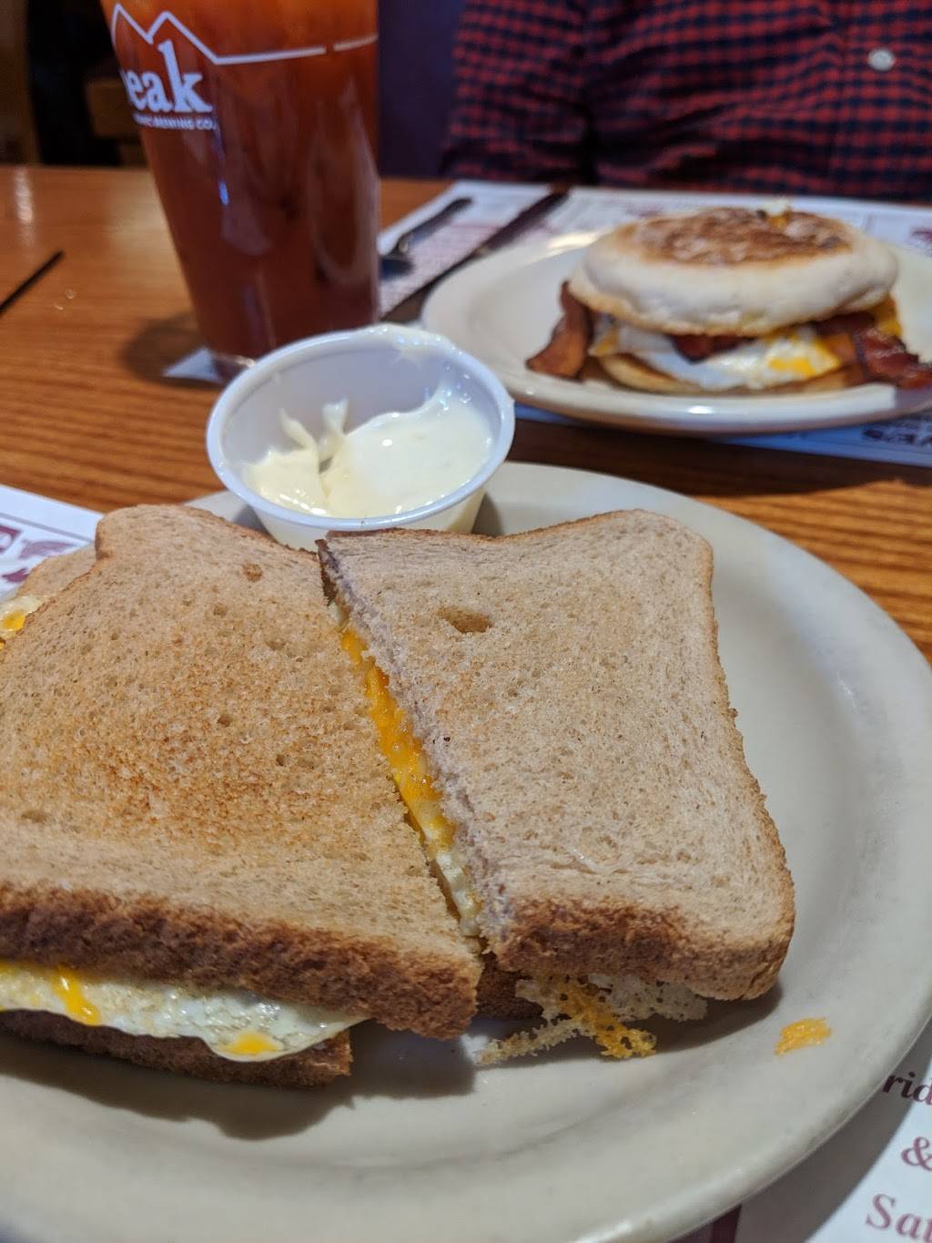 Wood River Inn | night club | 1139 Main St, Wyoming, RI 02898, USA | 4015399800 OR +1 401-539-9800