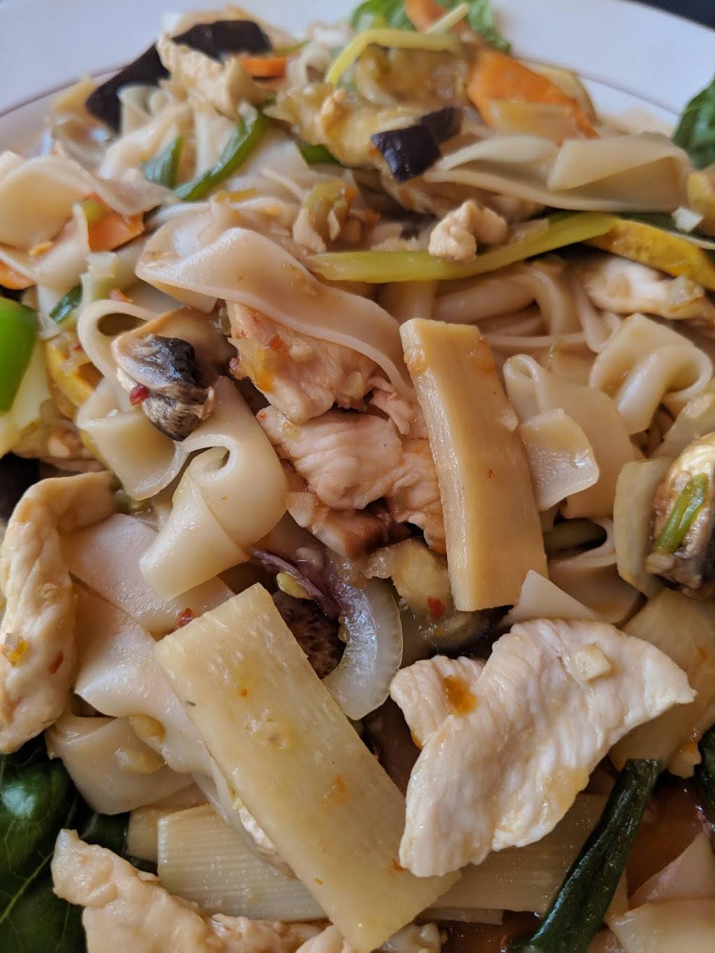 Baan Sawan Thai Bistro | restaurant | 2135 Devine St, Columbia, SC 29205, USA | 8032528992 OR +1 803-252-8992