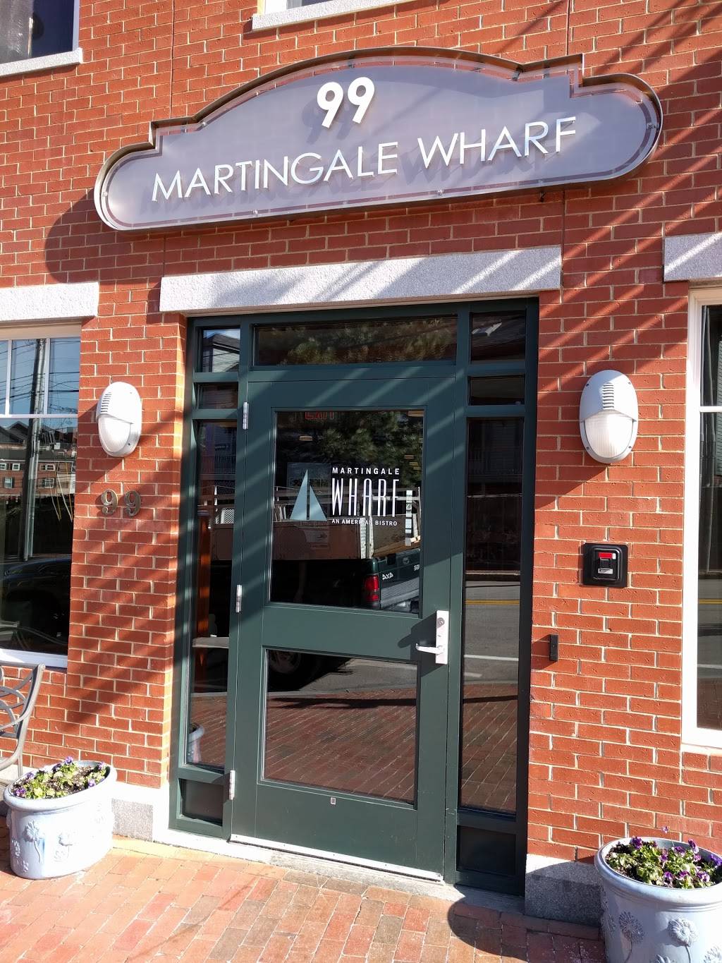 Martingale Wharf | restaurant | 99 Bow St Suite W, Portsmouth, NH 03801, USA | 6034310901 OR +1 603-431-0901