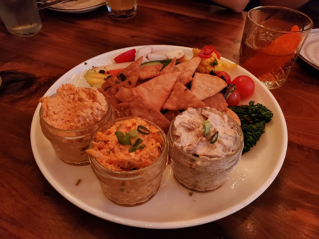 Bandit | restaurant | 841 W Randolph St, Chicago, IL 60607, USA | 3126666061 OR +1 312-666-6061