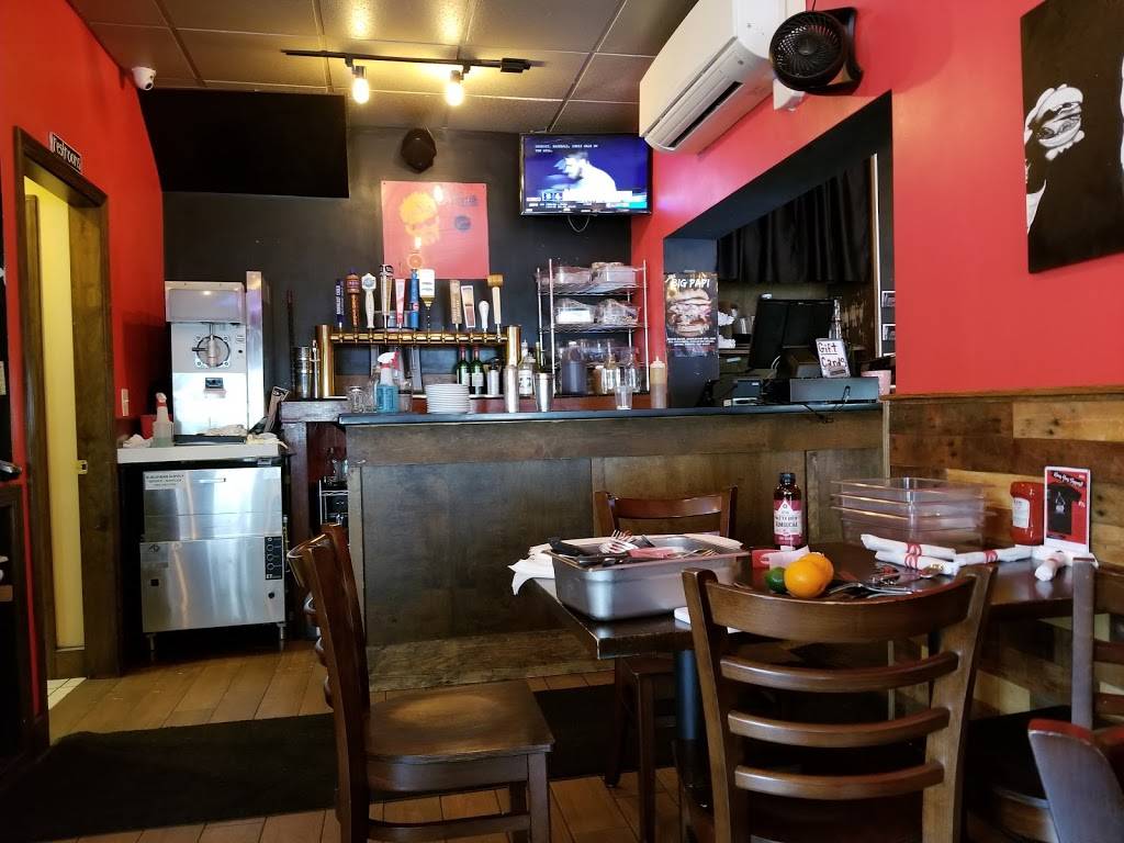 Boston Burger Co-Davis Sq | restaurant | 37 Davis Square, Somerville, MA 02144, USA | 6174407361 OR +1 617-440-7361