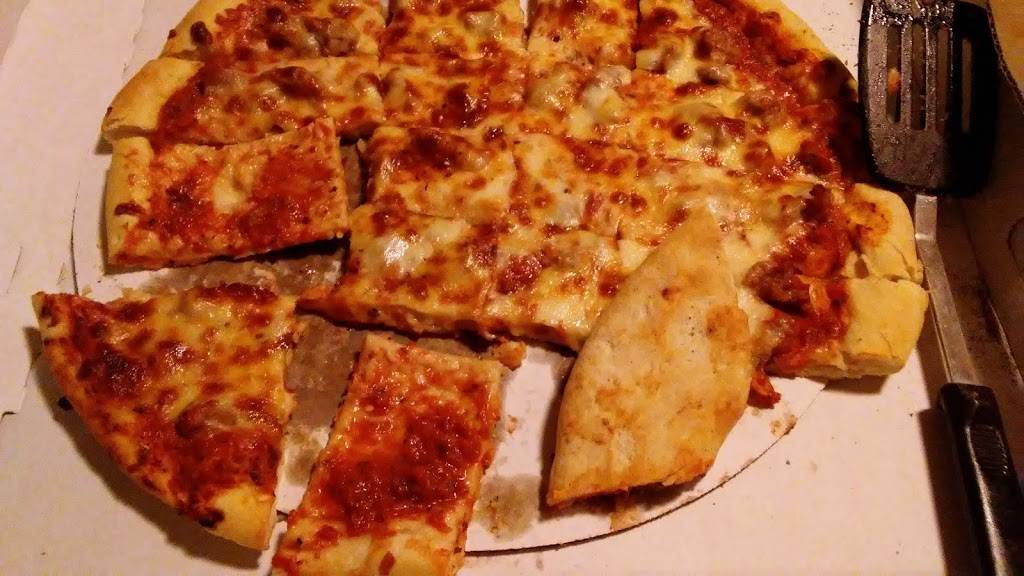 Lenas Pizzeria | restaurant | 5851 W 63rd St, Chicago, IL 60638, USA | 7737678400 OR +1 773-767-8400