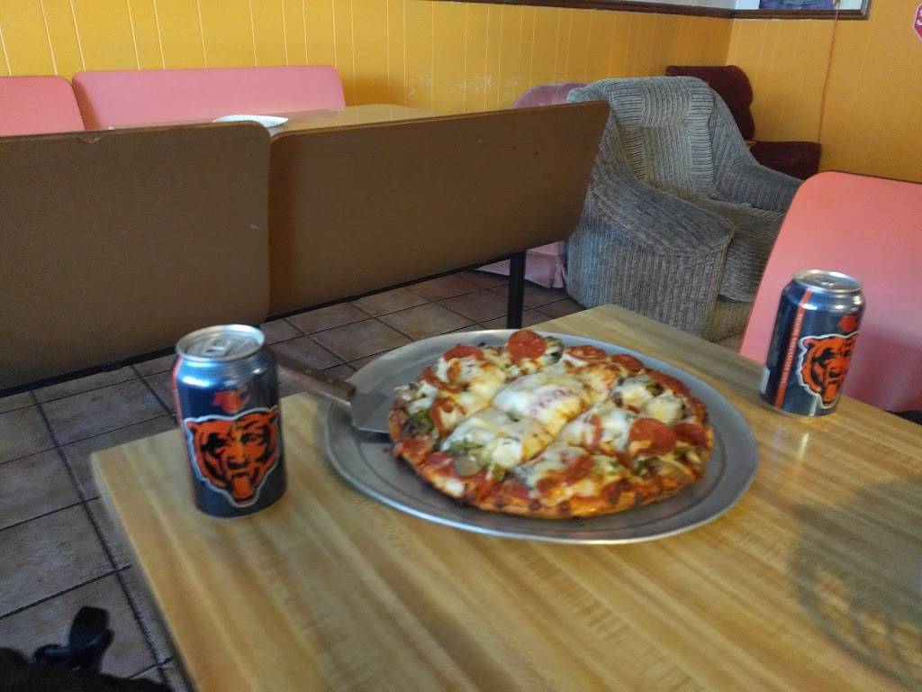 Giorginos Pizza | restaurant | 5723 W 63rd St, Chicago, IL 60638, USA | 7738383633 OR +1 773-838-3633