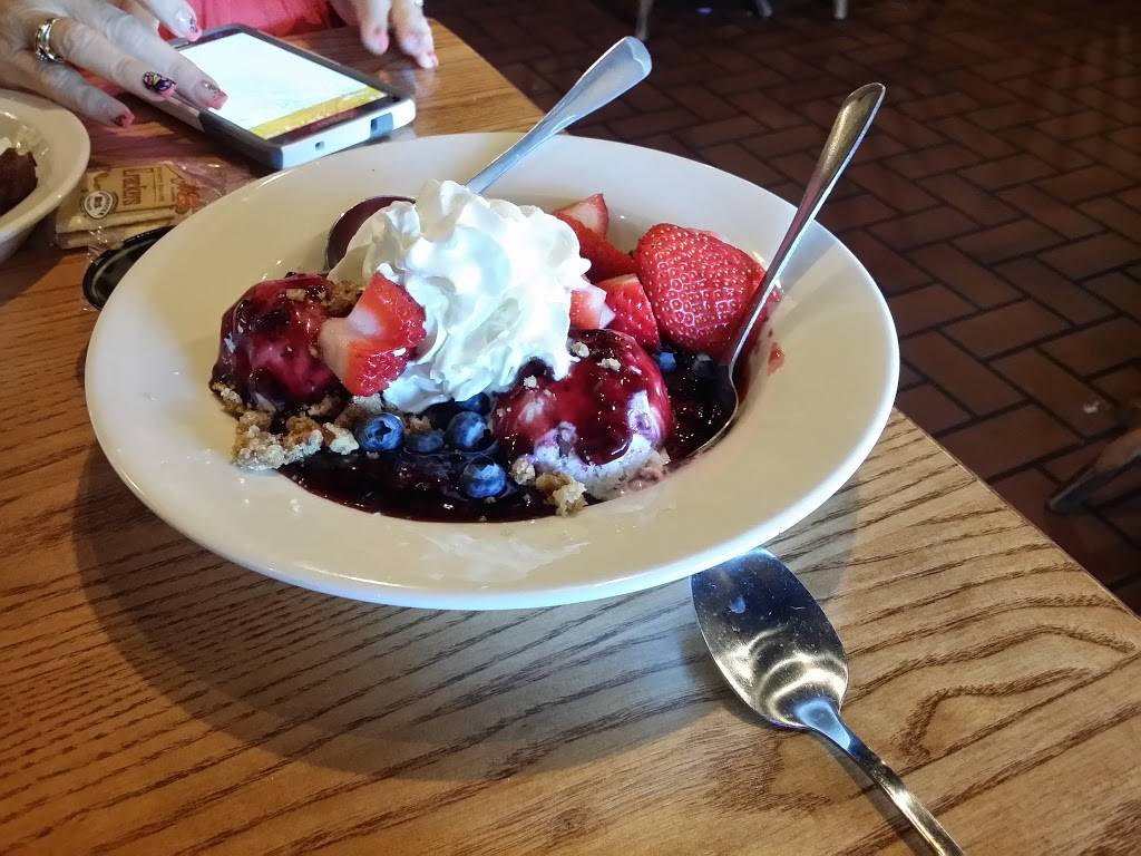 Cracker Barrel Old Country Store | restaurant | 105 W Leffel Ln, Springfield, OH 45506, USA | 9373258221 OR +1 937-325-8221