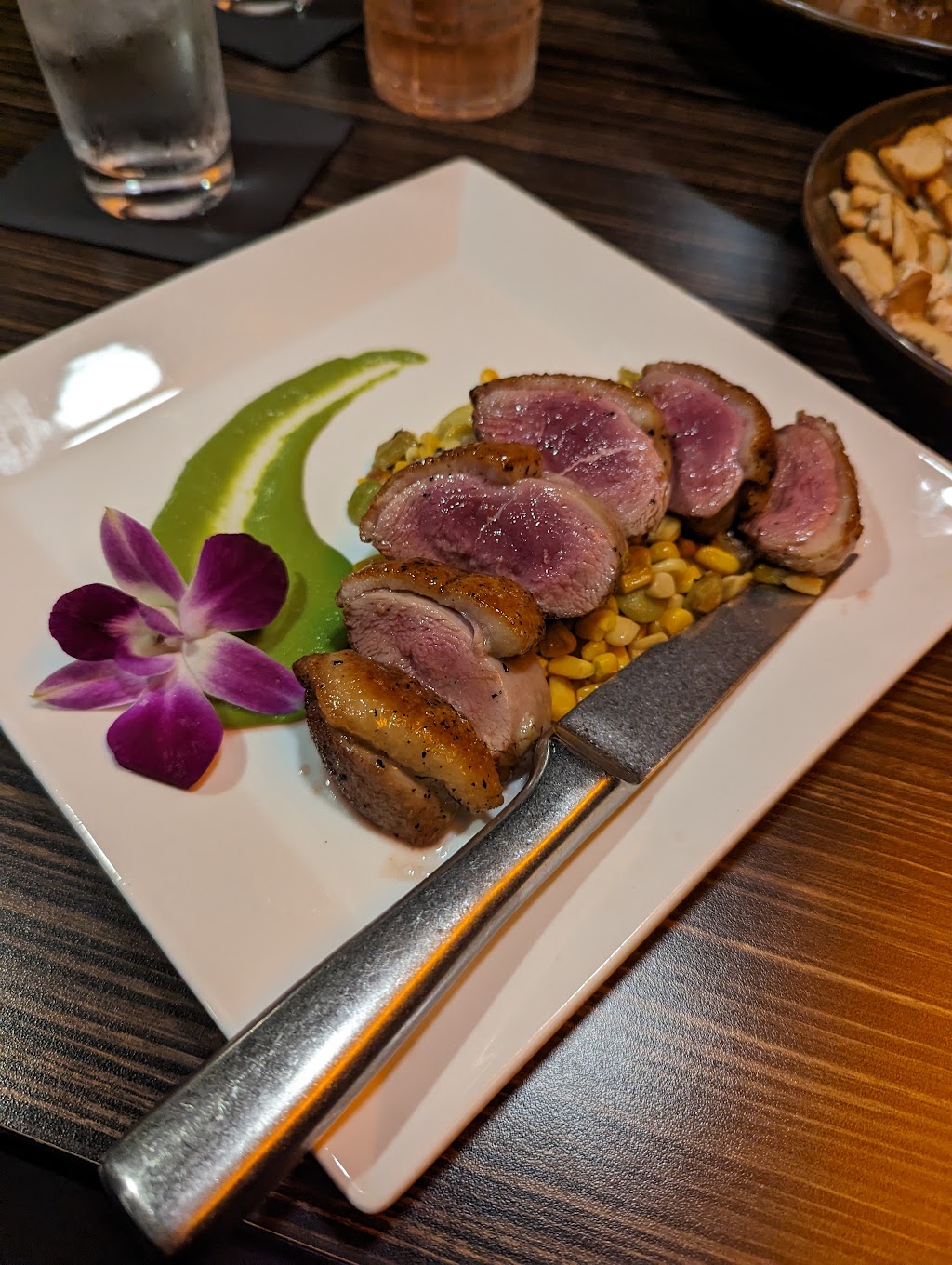 Fleetwood Haymarket | restaurant | 801 O St Apt 100, Lincoln, NE 68508, USA | 5312495455 OR +1 531-249-5455