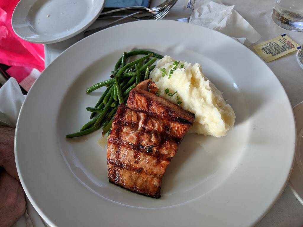 Emils | restaurant | 210 E Lincoln St, Tullahoma, TN 37388, USA | 9314617070 OR +1 931-461-7070