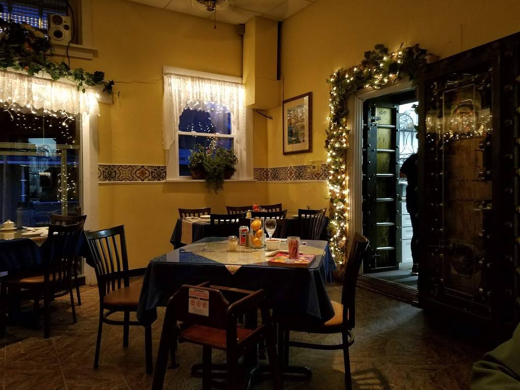 Binantis Taste of Italy | restaurant | 101 S 2nd St, Silver Lake, WI 53170, USA | 2628898387 OR +1 262-889-8387