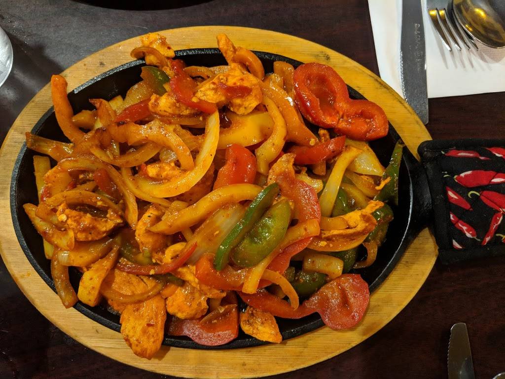 Rancho Nuevo | restaurant | 234 N Cedar Lake Rd, Round Lake, IL 60073, USA | 8475466009 OR +1 847-546-6009