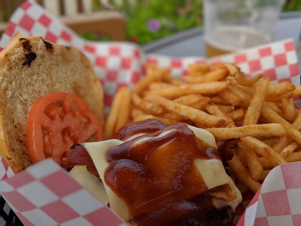 Sport Island | restaurant | 108 Riverside Blvd, Northville, NY 12134, USA | 5188632003 OR +1 518-863-2003