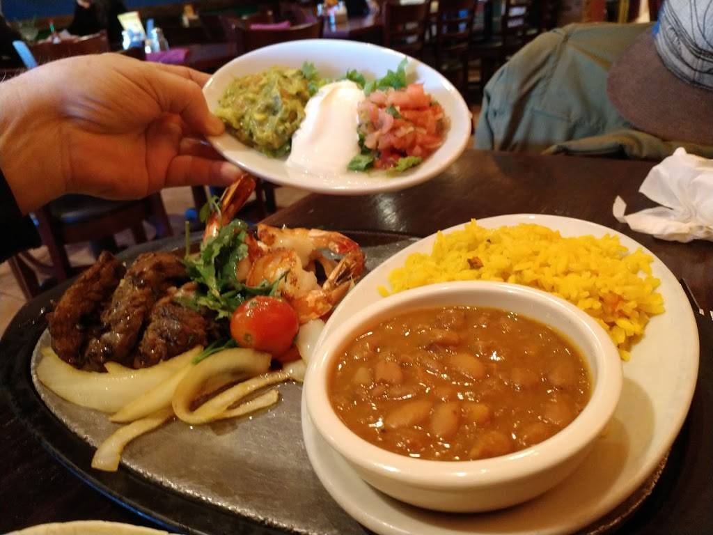 El Tio Tex-Mex Grill | restaurant | 1433 Center St, McLean, VA 22101, USA | 7037901910 OR +1 703-790-1910