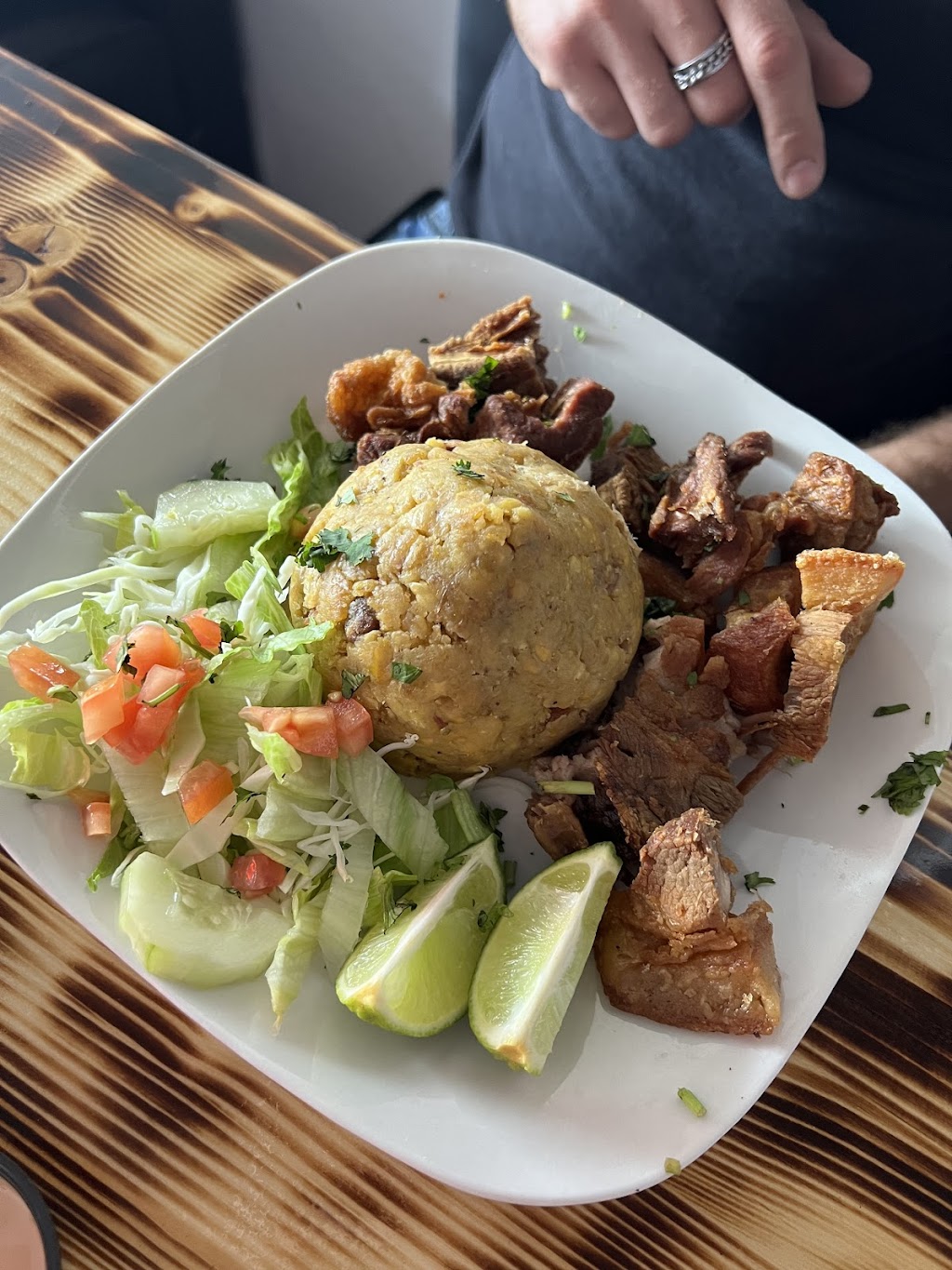 Fogon Latin Fusion | restaurant | 1239 Roosevelt Ave, York, PA 17404, USA | 7178937827 OR +1 717-893-7827