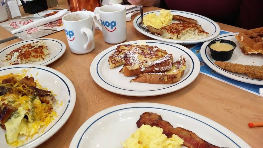 Shoppes of Silver Lakes | shopping mall | 18201, 18391 Pines Blvd, Pembroke Pines, FL 33029, USA | 3059471664 OR +1 305-947-1664