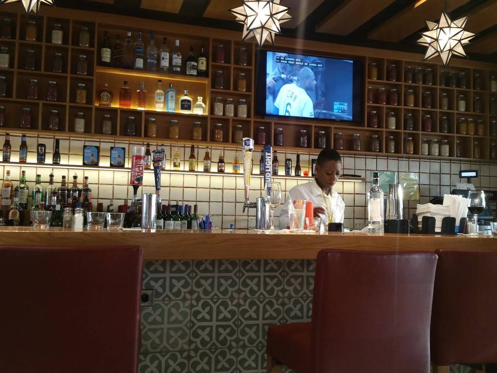 Mezza Mediterranean Grille | restaurant | Near Gate A54, McNamara Terminal, 2588, Worldgateway Pl, Detroit, MI 48242, USA | 7344425768 OR +1 734-442-5768