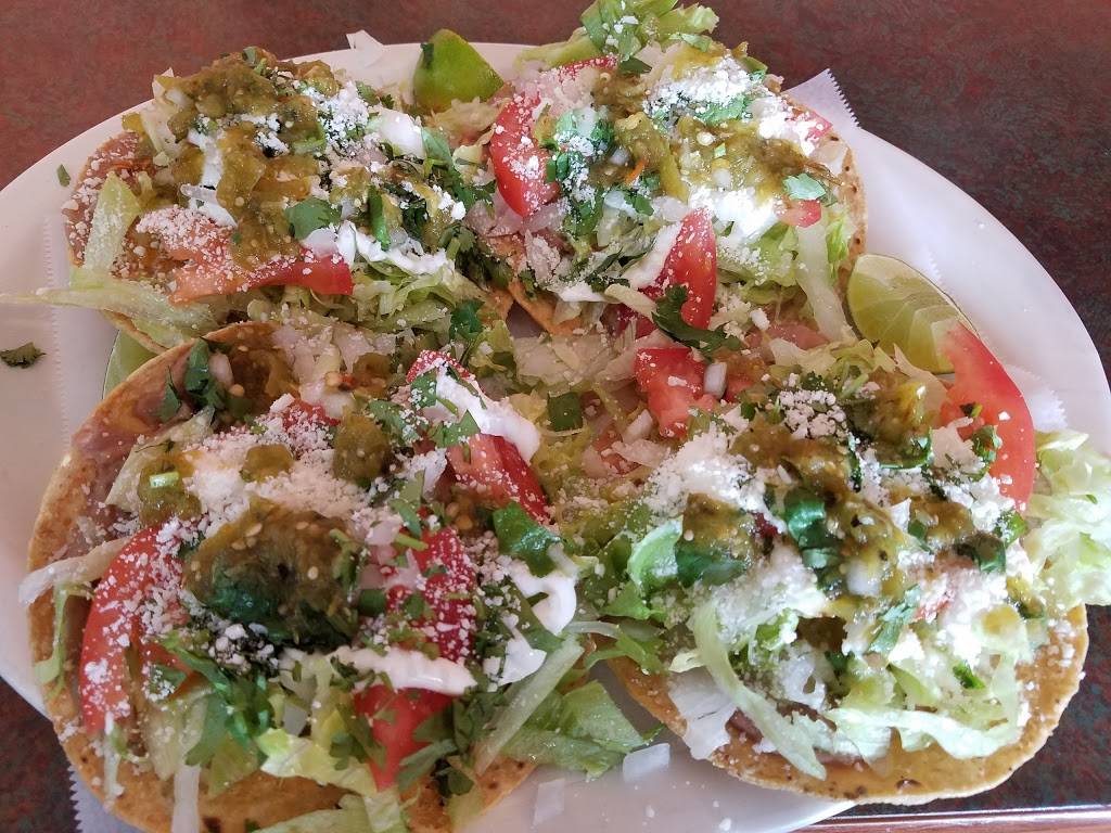 La Esquinita Mexican Market | restaurant | 8505 Collinsville Rd, Collinsville, IL 62234, USA | 6183445220 OR +1 618-344-5220