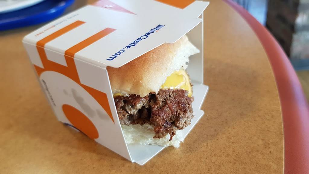 White Castle | restaurant | 241 Randall Rd, Lake in the Hills, IL 60156, USA | 8478546760 OR +1 847-854-6760