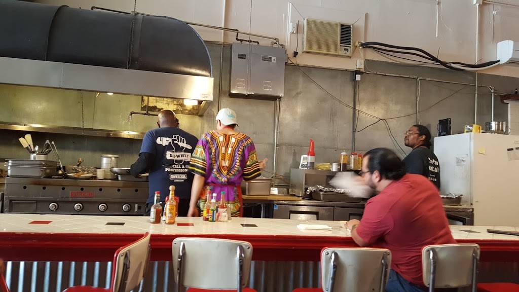 Chef Pauls Cafe | cafe | 952 F St, Fresno, CA 93706, USA | 5594788516 OR +1 559-478-8516