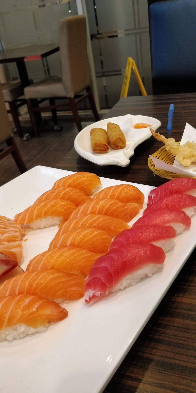 Sushi Hour | restaurant | 2525 Prince Michael Dr, Oakville, ON L6H 0E9, Canada | 9052573199 OR +1 905-257-3199