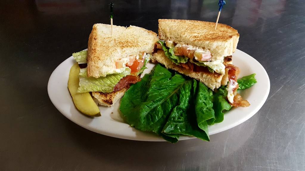 Hilliards Corner Lounge | restaurant | 3508 18th St, Wayland, MI 49348, USA | 2697933130 OR +1 269-793-3130