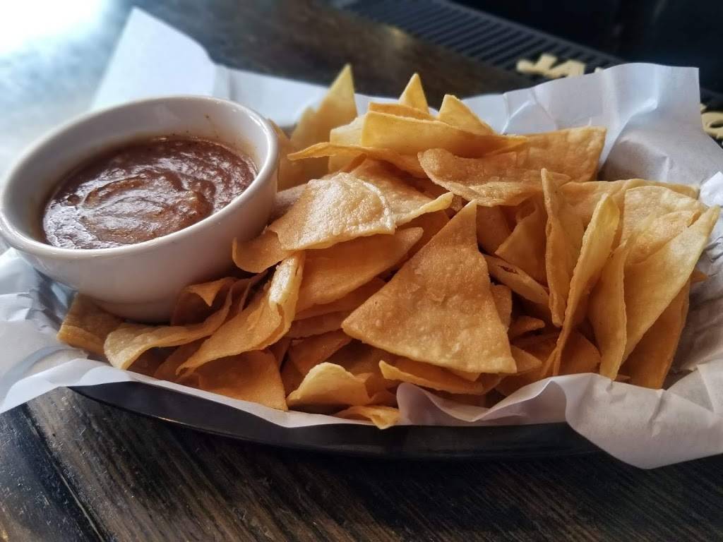 Mrs Robinsons Irish Pub | restaurant | 10111 Riverside Dr, Toluca Lake, CA 91602, USA | 8189853359 OR +1 818-985-3359