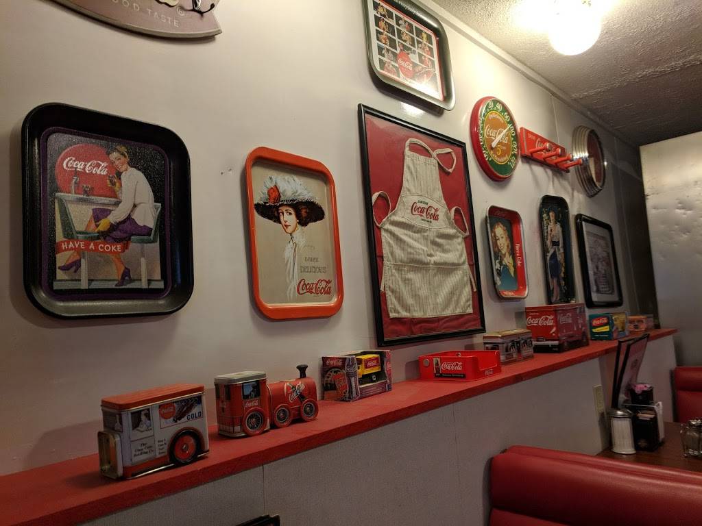 Farmers Walnut Street Diner | restaurant | 319 Walnut St, Atlantic, IA 50022, USA | 7122508336 OR +1 712-250-8336