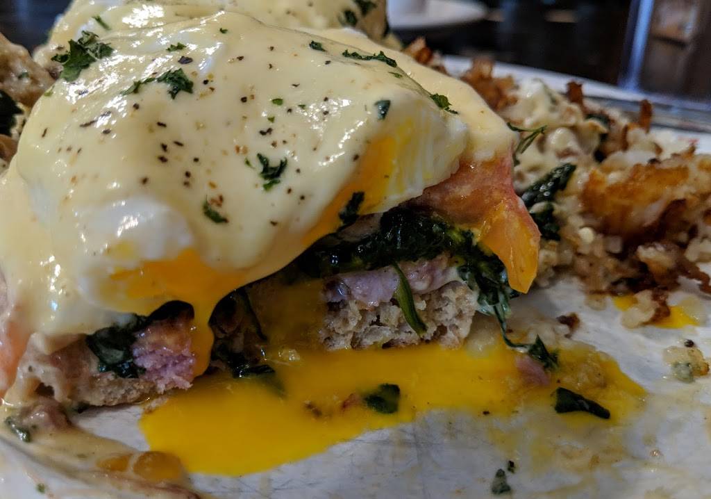 Hilltop Restaurant | restaurant | 303 S Michigan St, Lakeville, IN 46536, USA | 5747843474 OR +1 574-784-3474