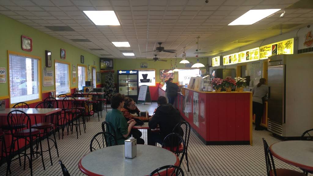 Daves Dawgs | restaurant | 531 Bedford Rd, Morris, IL 60450, USA | 8159414141 OR +1 815-941-4141