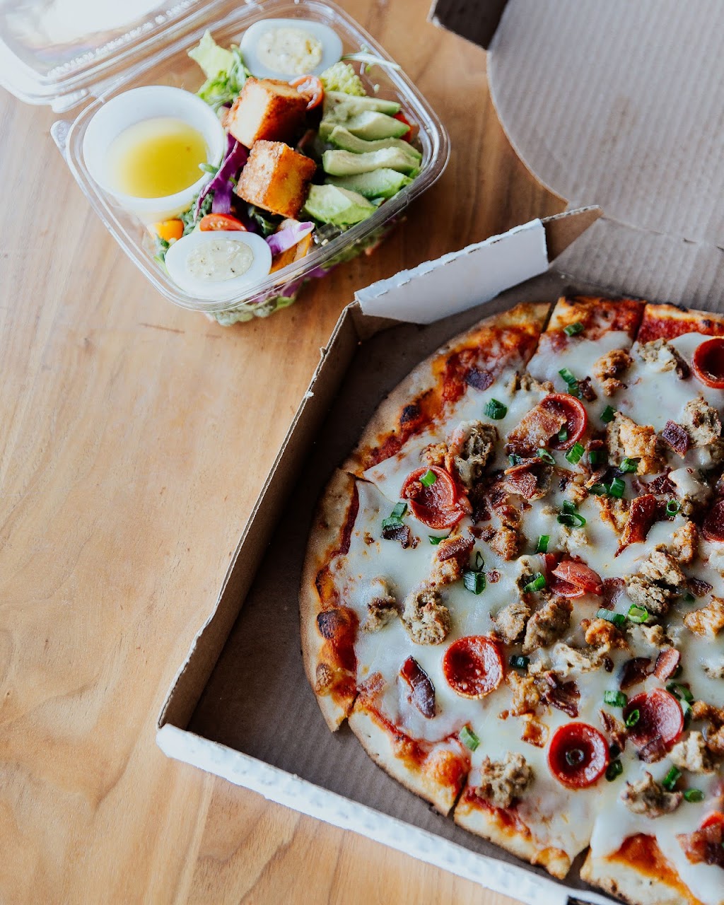 Rockhill Pizza | restaurant | 2000 Grand Blvd, Kansas City, MO 64108, USA | 8163609757 OR +1 816-360-9757