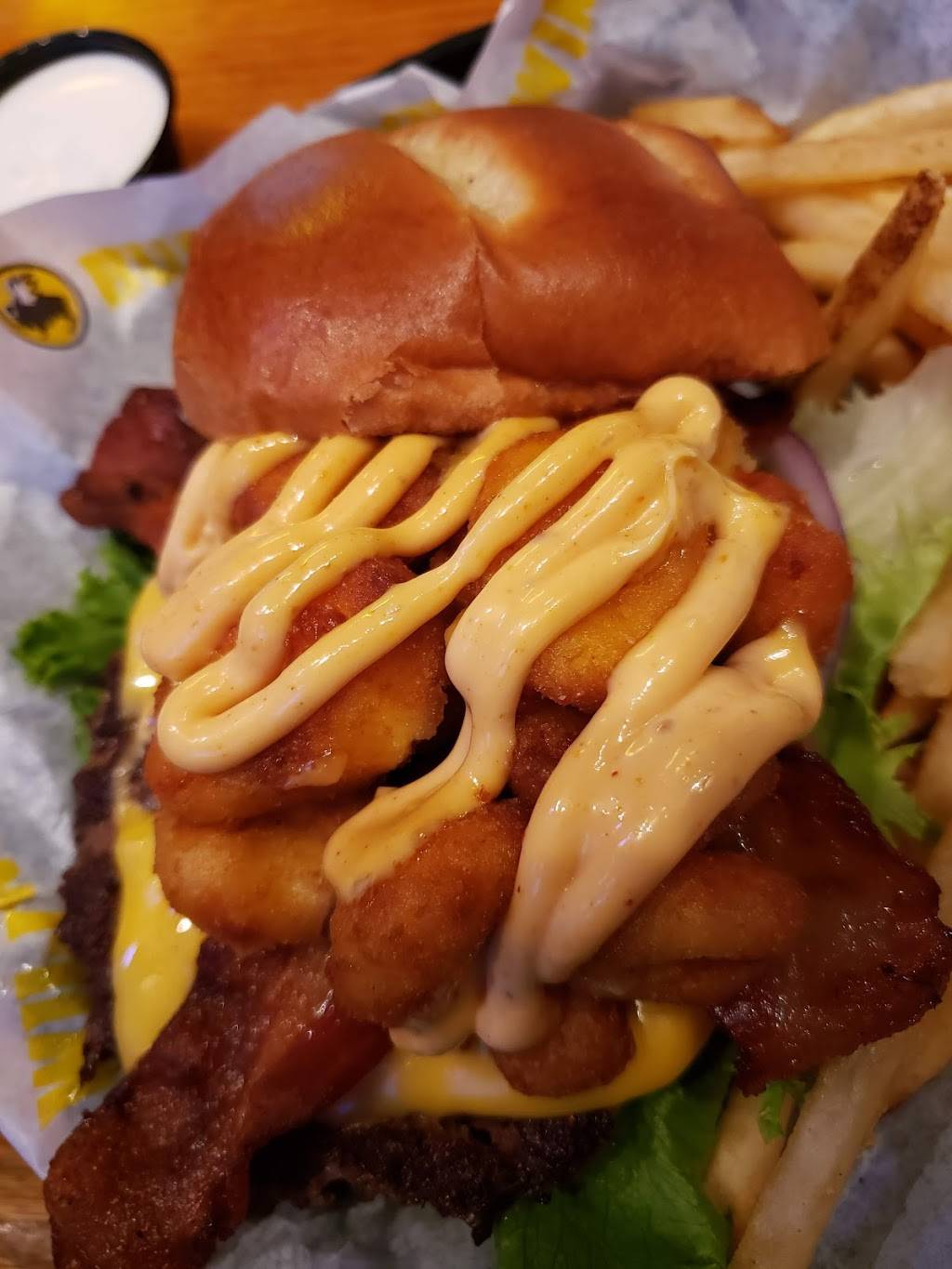 Buffalo Wild Wings | restaurant | 1045 Hanes Mall Blvd, Winston-Salem, NC 27103, USA | 3367609233 OR +1 336-760-9233