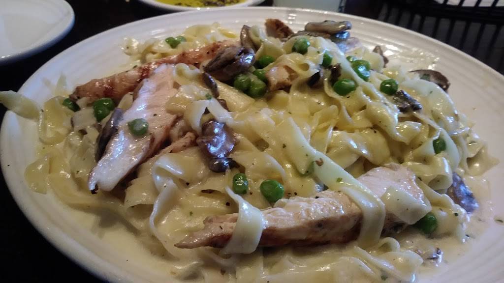 Carrabbas Italian Grill | restaurant | 8406 Blanding Blvd, Orange Park, FL 32073, USA | 9047772225 OR +1 904-777-2225