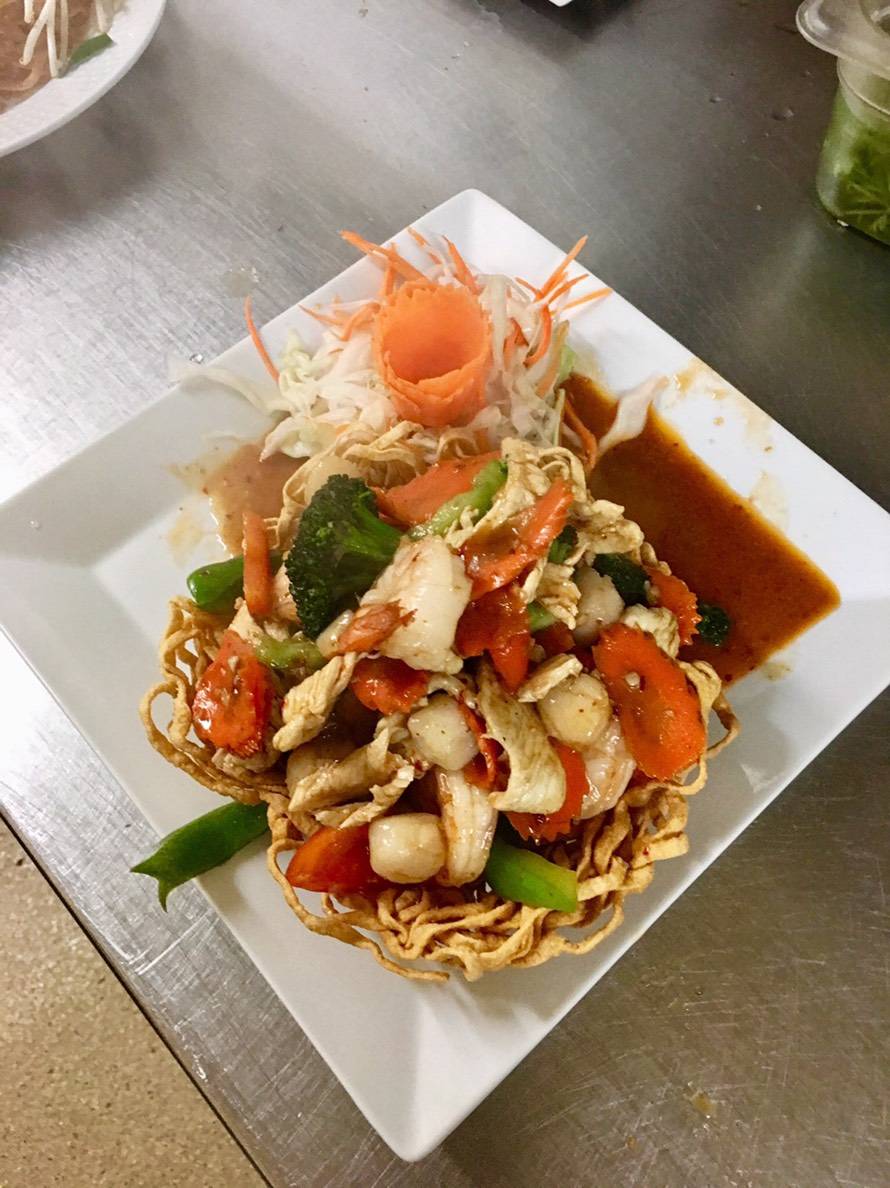 Thai House Cuisine | restaurant | 250 E Main St, Hillsboro, OR 97123, USA | 5037477880 OR +1 503-747-7880