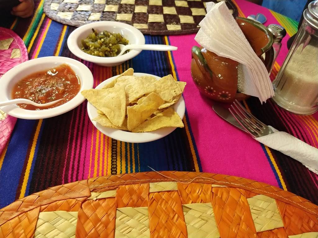 Restaurante La Bamba | restaurant | Blvd. Benito Juárez 52, Centro Playas, 22700 Rosarito, B.C., Mexico | 016611002008 OR +52 661 100 2008