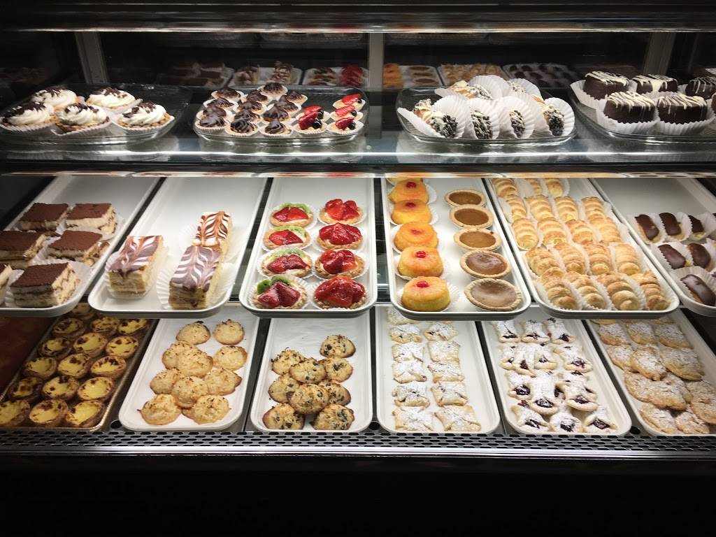 Pinhos Bakery & Deli | bakery | 4363 N Andrews Ave, Fort Lauderdale, FL 33309, USA | 9546309199 OR +1 954-630-9199