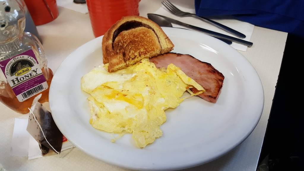 Tip Top Restaurant | restaurant | 814 W Maumee St, Adrian, MI 49221, USA | 5172658400 OR +1 517-265-8400