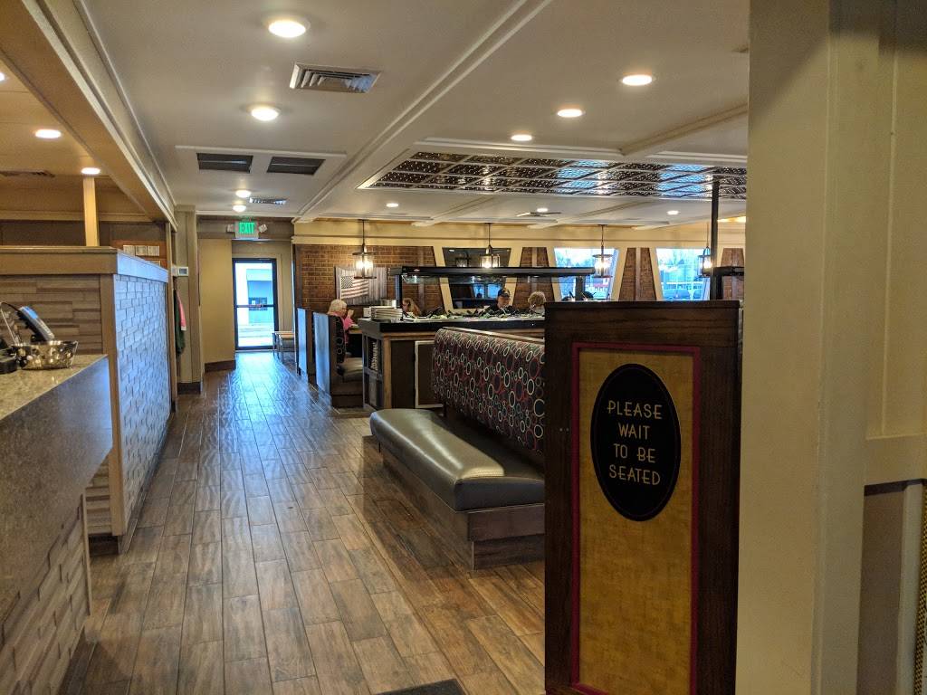 Pizza Hut | restaurant | 1411 N Wayne St, Angola, IN 46703, USA | 2606657574 OR +1 260-665-7574