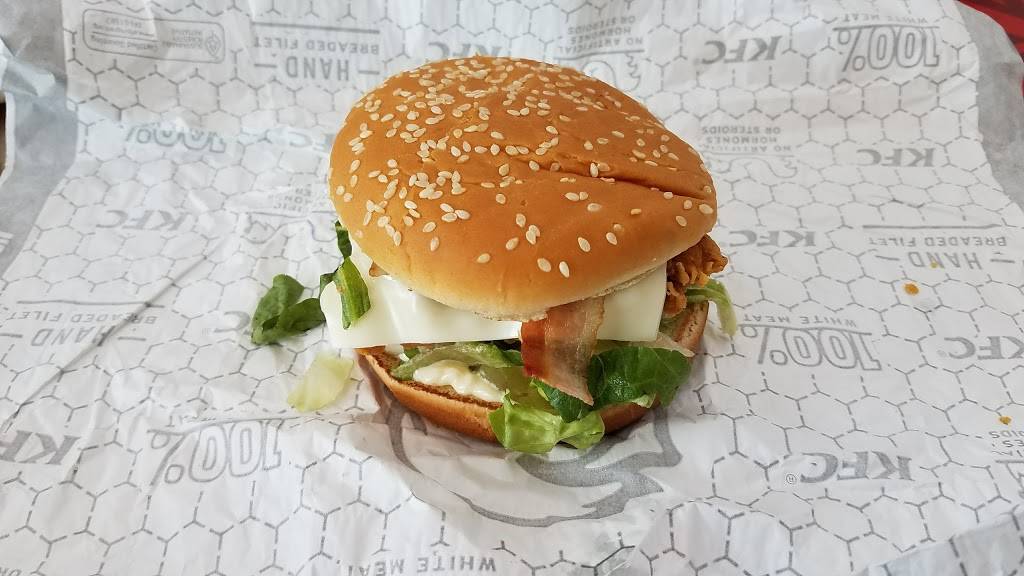 KFC | restaurant | 948 Mason Ave, Daytona Beach, FL 32117, USA | 3862562377 OR +1 386-256-2377