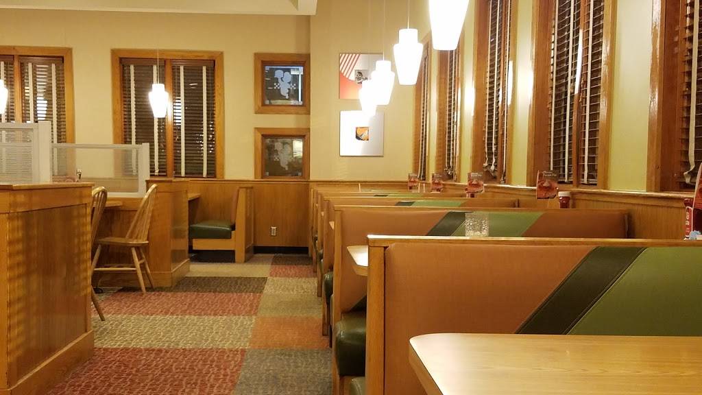 Frischs Big Boy | meal takeaway | 2439 E Sharon Rd, Cincinnati, OH 45241, USA | 5137724121 OR +1 513-772-4121