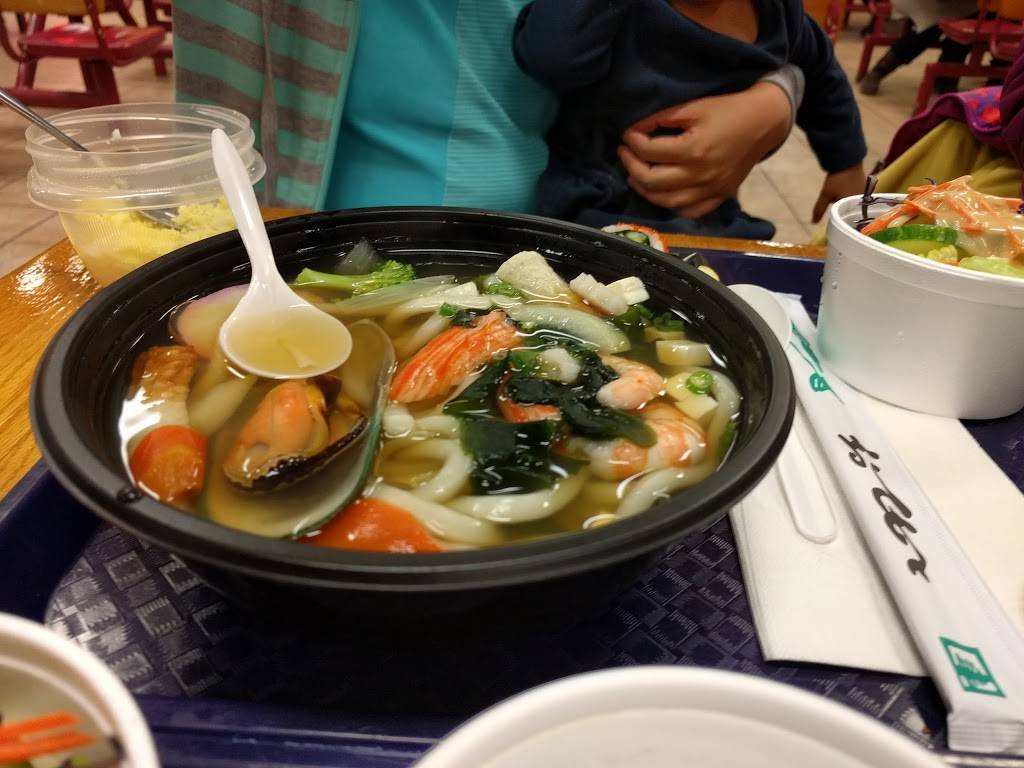 Goong Sushi Restaurant | restaurant | 6700 Chemin de la Côte-des-Neiges, Montréal, QC H3S 2B2, Canada | 5143401004 OR +1 514-340-1004