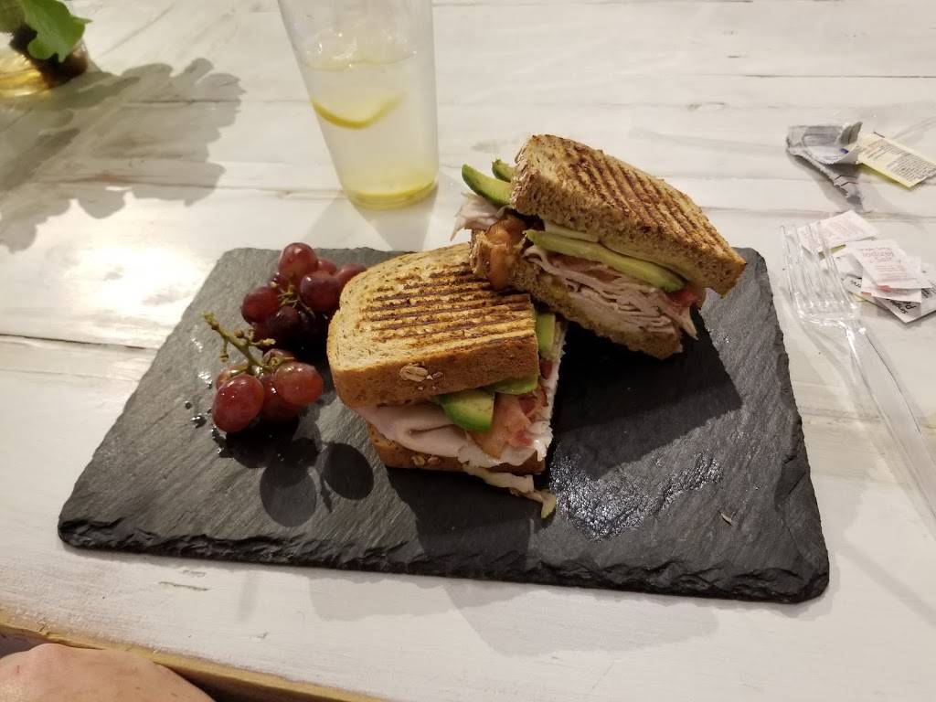 Coastal Fog | restaurant | 330 Evans St, Greenville, NC 27858, USA | 2523472632 OR +1 252-347-2632