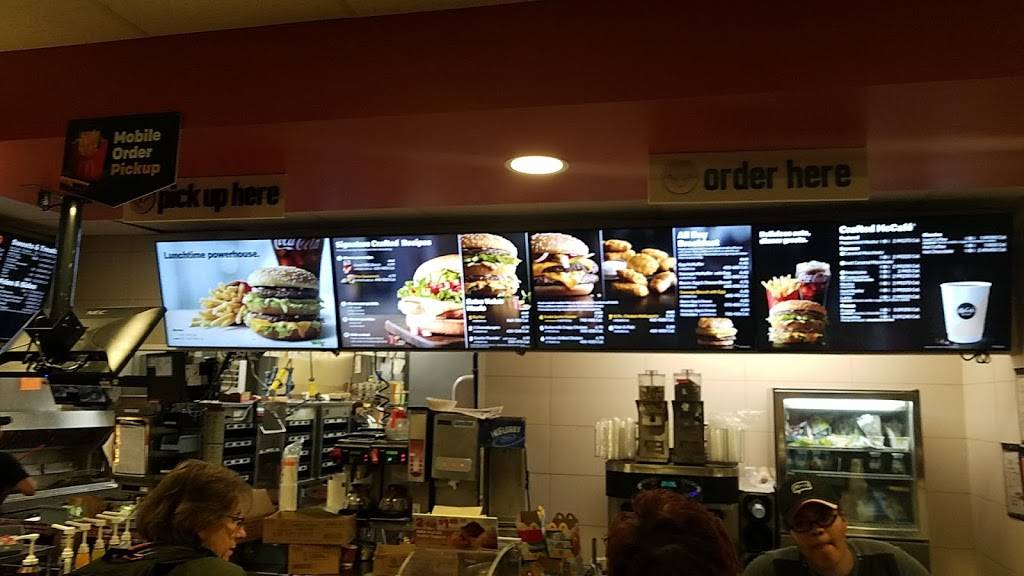 McDonalds | restaurant | 4007 W Baring Trace, Peoria, IL 61615, USA | 3096933540 OR +1 309-693-3540