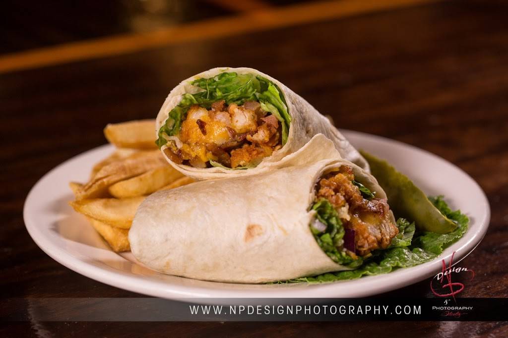 Roosters Roadhouse | restaurant | 1767 Co Rd T, New Richmond, WI 54017, USA | 7152469910 OR +1 715-246-9910