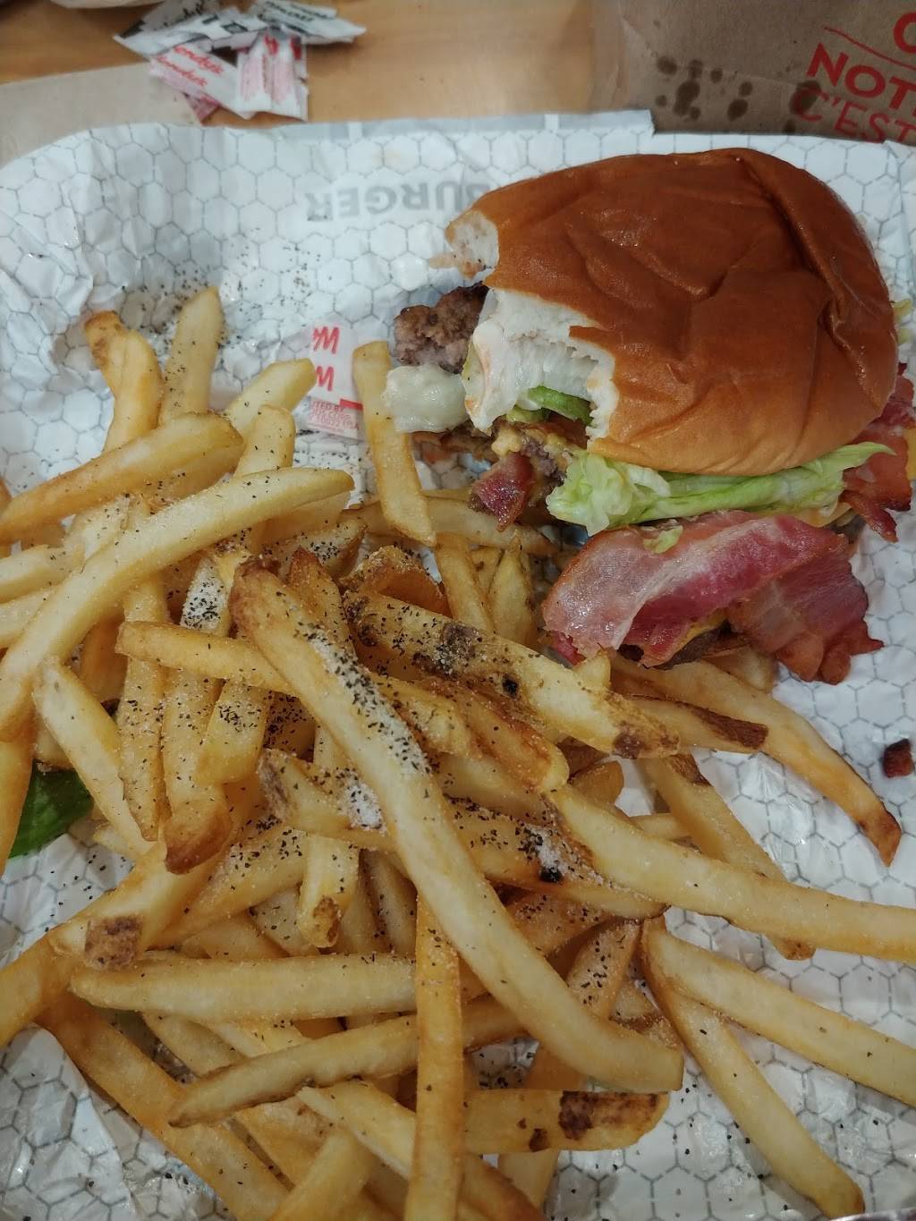 Wendys | restaurant | 375 Southdale Rd W, London, ON N6J 4G8, Canada | 5196810977 OR +1 519-681-0977