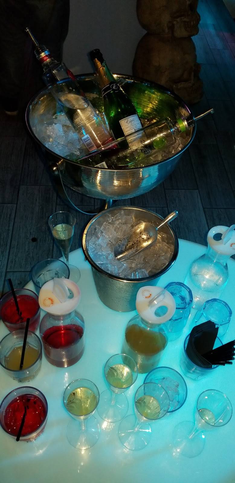 Avenue Restaurant & Music Lounge | restaurant | 1750 W Lincoln Ave, Anaheim, CA 92801, USA | 7148335707 OR +1 714-833-5707