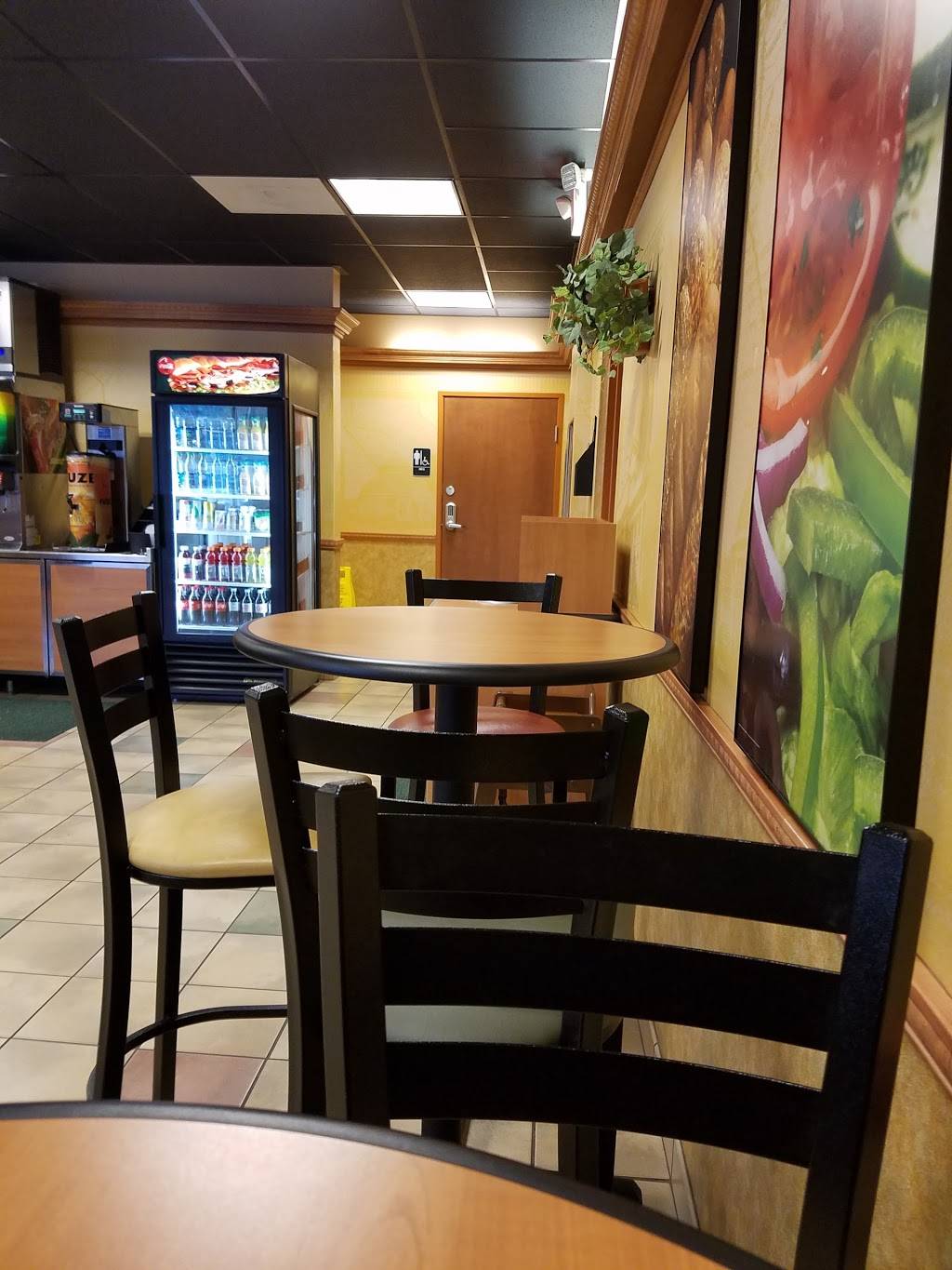 Subway | meal takeaway | 1511 Westside Hwy, Kelso, WA 98626, USA | 3605775898 OR +1 360-577-5898