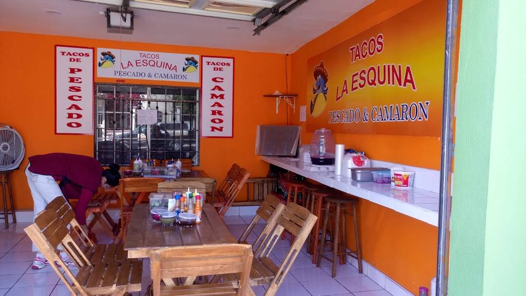Tacos La Esquina Pescado Y Camarón | restaurant | Av Caoba 47c, El Refugio, Redondo, B.C., Mexico | 016641826306 OR +52 664 182 6306