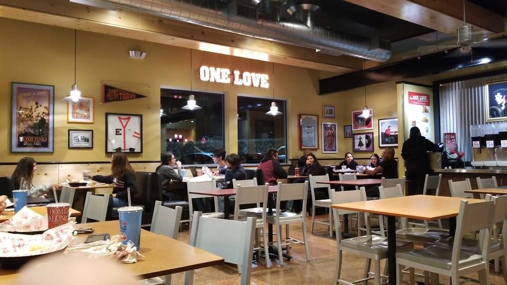 Raising Canes Chicken Fingers | meal takeaway | 2031 N Mesa St, El Paso, TX 79902, USA | 9153514303 OR +1 915-351-4303