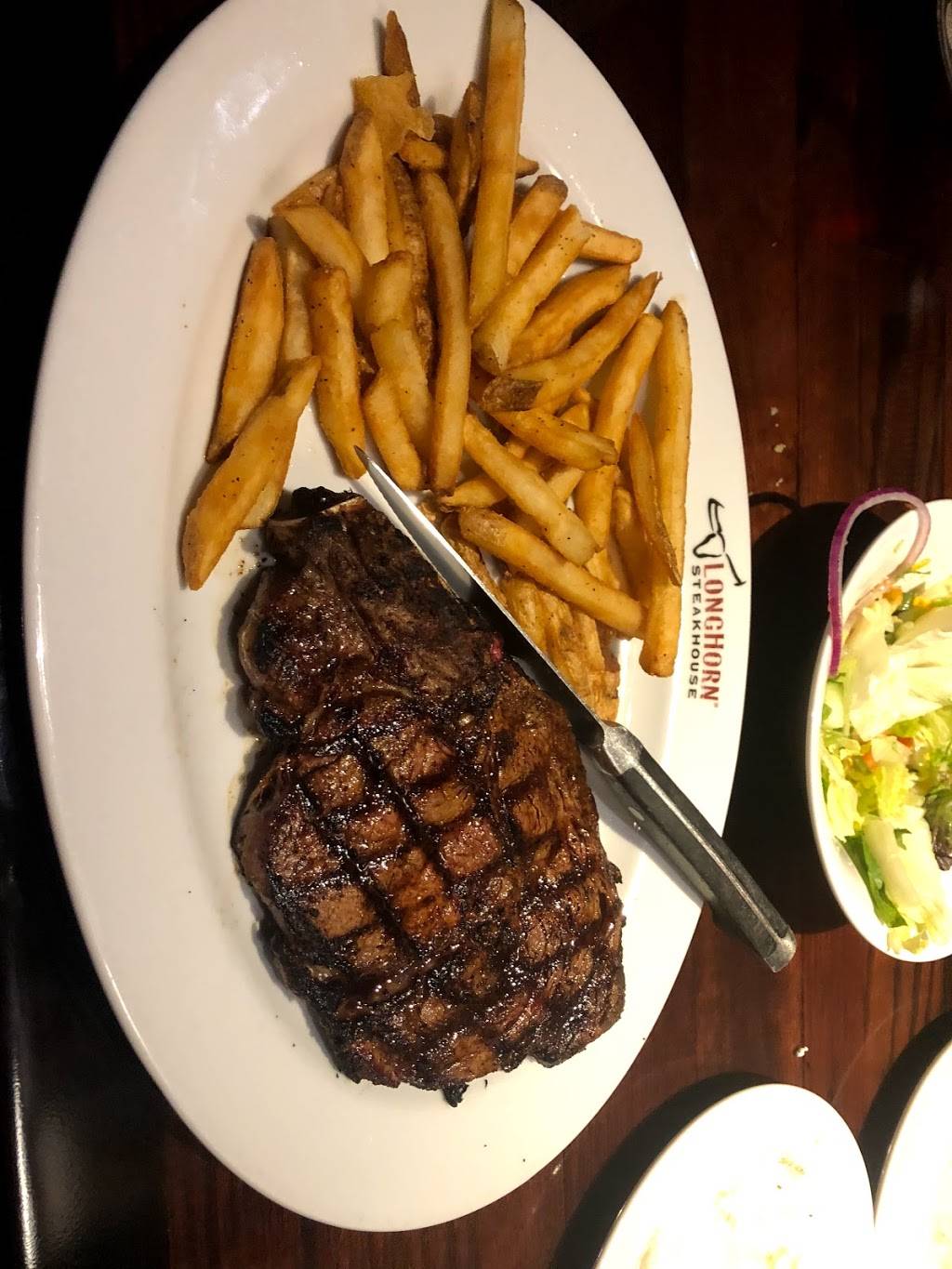 LongHorn Steakhouse | meal takeaway | Centennial Promenade, 9625 E County Line Rd, Centennial, CO 80112, USA | 3036499477 OR +1 303-649-9477